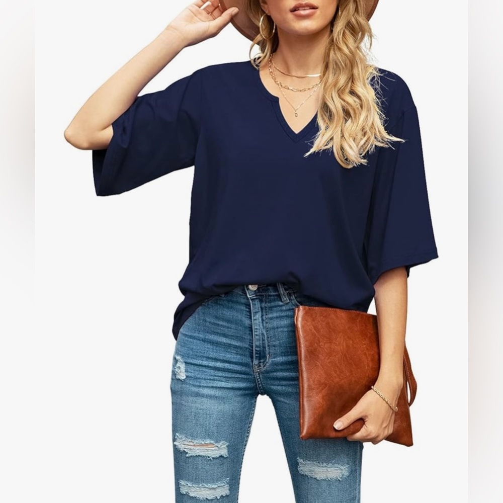 Sueani women’s navy blue v-neck top